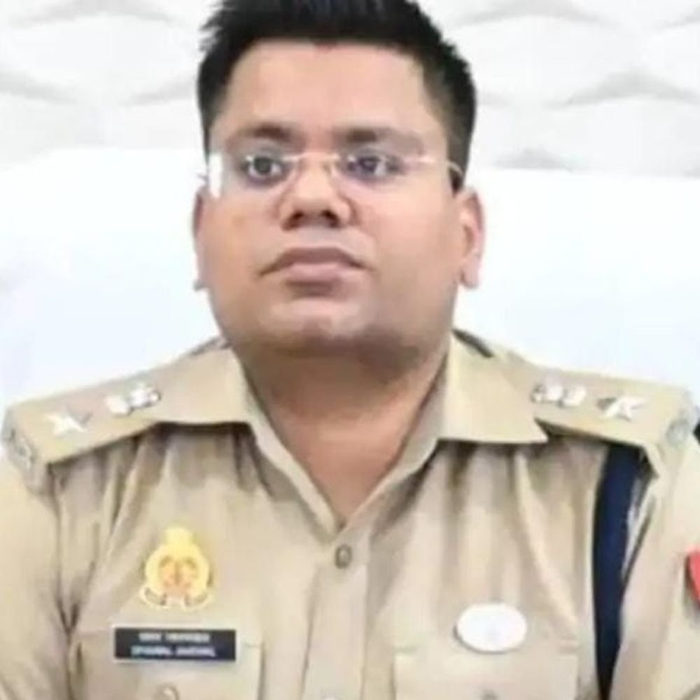 वेव सिटी SHO मानवेंद्र समेत 5 पर गिरी गाज:एफआईआर दर्ज नहीं होने पर डीसीपी ने लिया संज्ञान, हाईकोर्ट पहुंचा था मामला