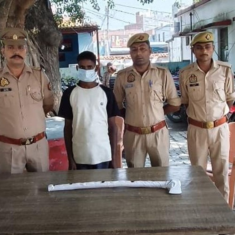 हरदोई में पत्नी की हत्या का आरोपी पति गिरफ्तार:पत्नी की कुल्हाड़ी से हत्या की थी, 5 साल पहले हुई थी शादी