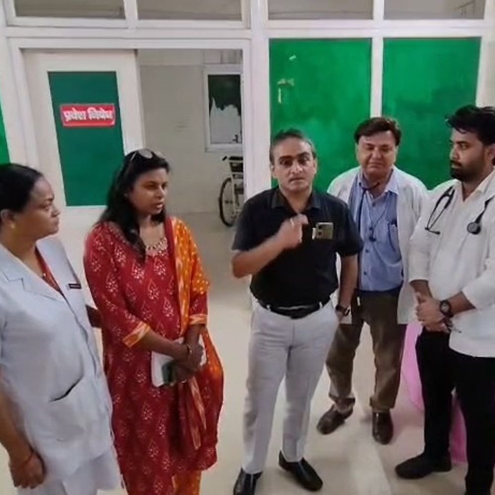 जिला अस्पताल में कायाकल्प टीम को गंदगी मिली:स्वास्थ्य सेवाओं और व्यवस्थाओं का जायजा लिया, सफाई पर जताई नाराजगी