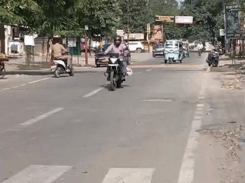 तेज धूप निकलेगी, तापमान भी बढ़ेगा:शाम से लेकर सुबह तक सुहावना रहेगा मौसम, हल्की बौछारें पड़ सकतीं