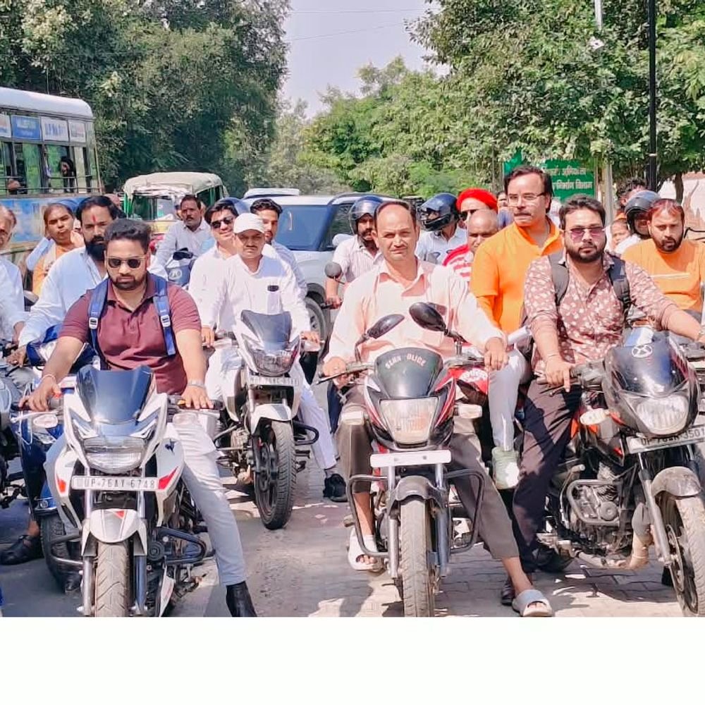 ब्राह्मण-समाज को गाली देने वाले युवक की गिरफ्तारी की मांग:कलेक्ट्रेट पहुंचे समाज के लोगों ने एसडीएम को सौंपा ज्ञापन, पहले भी दर्ज हैं मुकदमे