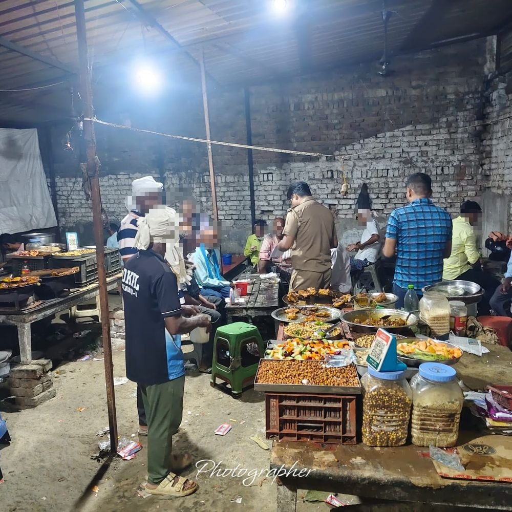 खुले में शराब पीने वाले 1351 लोगों पर कार्रवाई:महराजगंज पुलिस ने 123 जगहों पर चलाया अभियान, आगे भी जारी रहेगी निगरानी