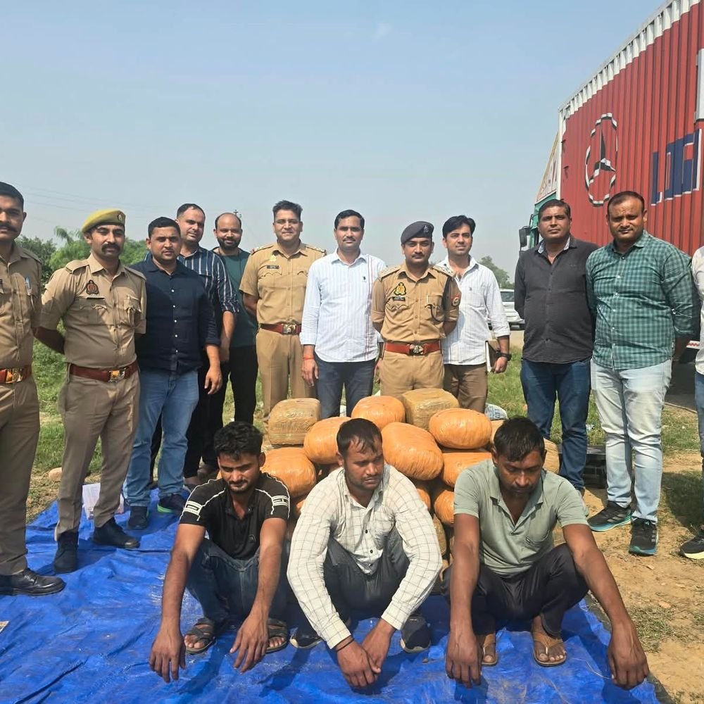 मथुरा में कंटेनर से 250 किलो गांजा बरामद:1.25 करोड़ रुपये कीमत का गांजा ओडिशा से ला रहे थे तीन तस्कर, गिरफ्तार