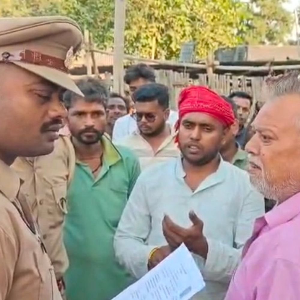बलिया में अतिक्रमण हटाने गए कर्मचारियों से गाली-गलौज:कृषि मंडी में कार्रवाई का विरोध, 5 नामजद सहित 15 पर केस