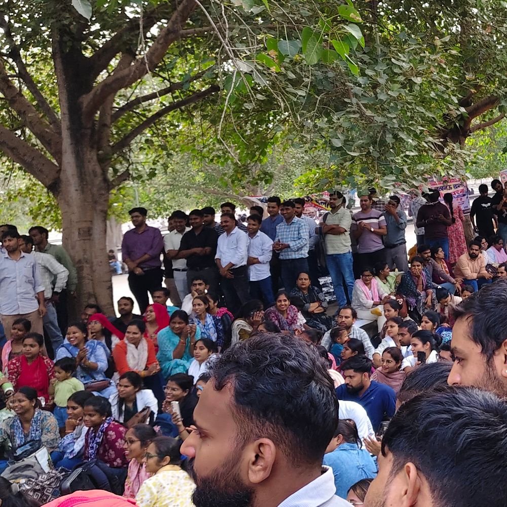 27 दिन से हड़ताल पर 17 हजार सीएचओ:आयुष्मान आरोग्य मंदिरों में 14 प्रकार की जांच प्रभावित, ग्रामीण मरीज परेशान