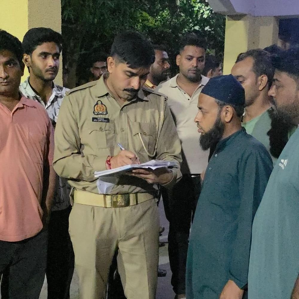 सड़क किनारे डेढ़ घंटे तक पड़ा रहा ई-रिक्शा चालक, मौत:1,500 से ज्यादा लोग गुजरे; शराब के नशे में समझकर अनदेखा किया
