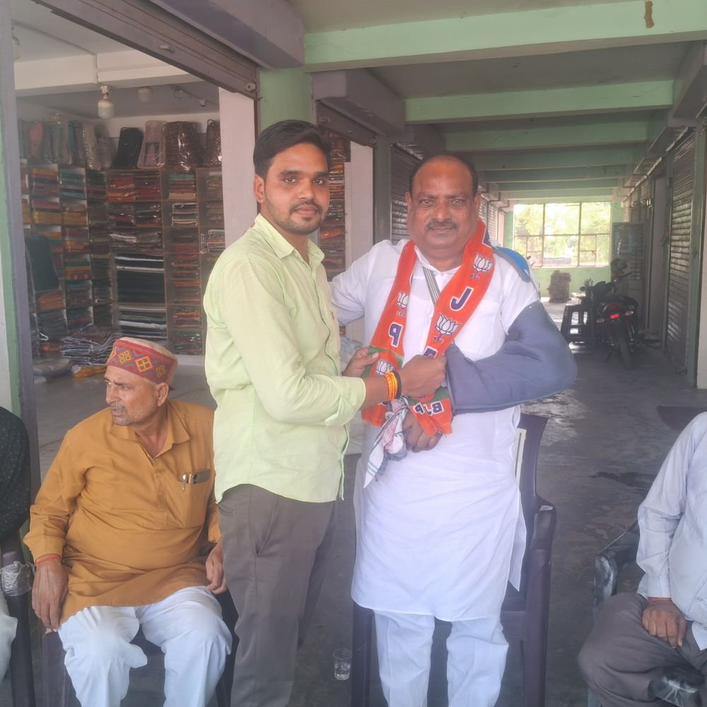 असालतगंज में कार्यकर्ता बैठक:संगठन को मजबूत करने पर हुई चर्चा, पूर्व विधायक का कार्यकर्ताओं ने किया स्वागत
