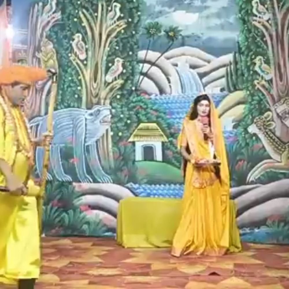 सरायखेमा की रामलीला में भावुक क्षण:साधु वेश में सीता को हर ले गया रावण, जटायु ने बचाने के लिए किया संघर्ष