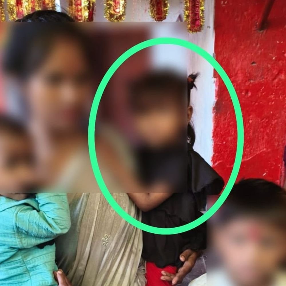 अमेठी में ऑपरेशन मुस्कान से 3 बच्चे मिले:पुलिस ने मेले से बिछड़े दो बालक-बालिका और एक युवती को परिजनों को सौंपा