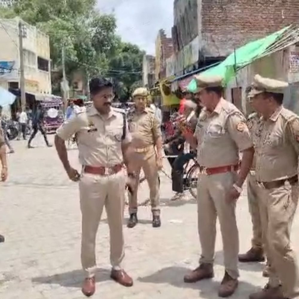 एटा में धर्म छुपाकर युवती से दोस्ती फिर रेप किया:मुस्लिम धर्म अपनाने और निकाह का दबाव बनाया, 2 पर FIR