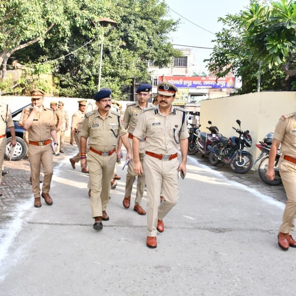 वाल्मीकि जयंती पर हापुड़ में सुरक्षा के कड़े इंतजाम:26 अक्टूबर को 4 शोभायात्राएं निकलेंगी, मेरठ रेंज में 2130 पुलिसकर्मी तैनात