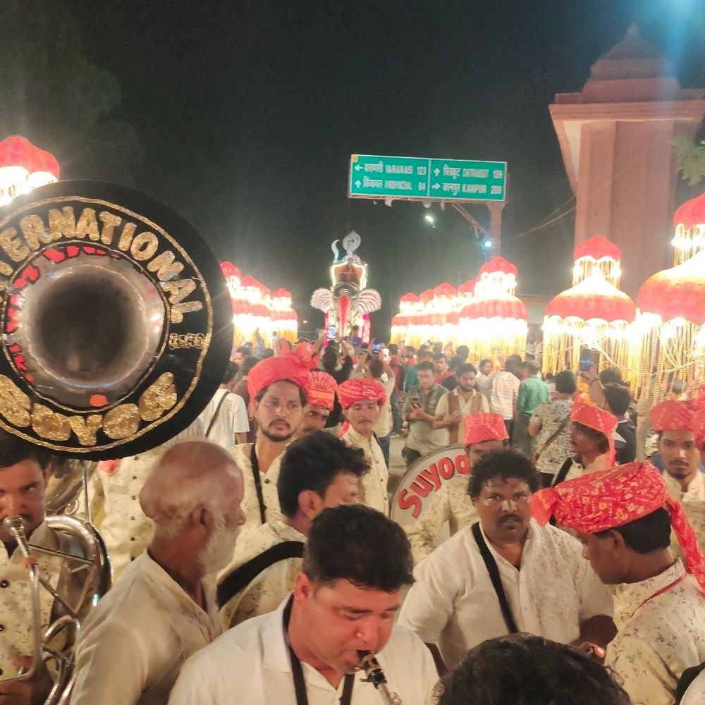 प्रयागराज में कल निकलेगी ऐतिहासिक रावण बरात:कमेटी ने कहा, चौकियों में नहीं होगा अश्लील नृत्य, भक्ति और पारंपरिक प्रस्तुतियां