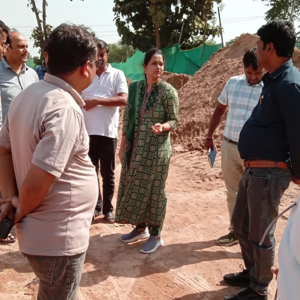कानपुर देहात में मोरंग धुलाई केंद्रों पर कार्रवाई:लंबे समय से चल रहे अवैध कारोबार पर उठे सवाल, सड़क पर फिसलन से हादसे का खतरा था