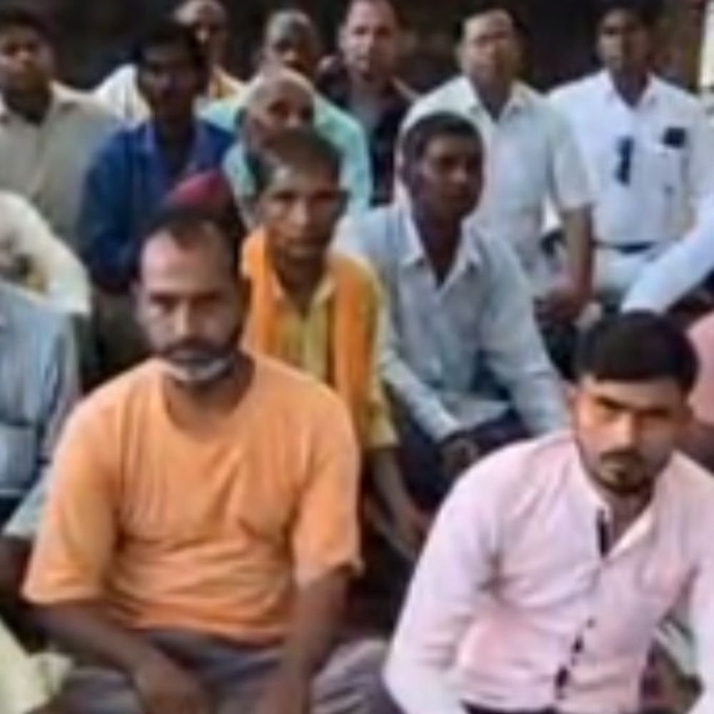 एटा में दिव्यांग पेंशन की रकम दो किस्तों में मिलेगी:केंद्र और प्रदेश सरकार अलग-अलग भेजेंगी पैसा