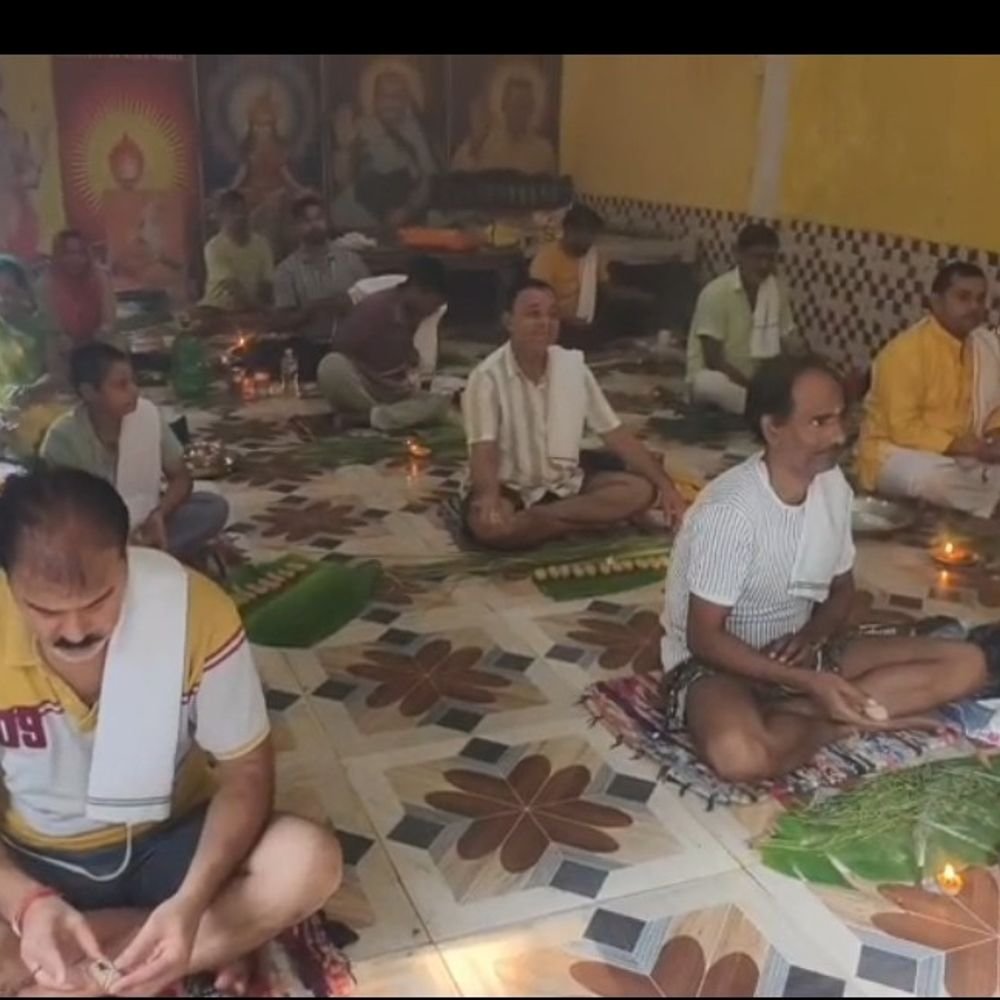 पिहानी में पितरों का तर्पण:गायत्री प्रज्ञा पीठ में अनुष्ठान, पूर्वजों को दी गई भावपूर्ण विदाई
