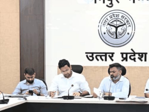 औधोगिक इलाकों में सड़कें होगी गड्ढा-मुक्त, बनेंगी पार्क:DM बोले- कानपुर में टैक्स का 60% पैसा विकास पर खर्च किया जाएगा