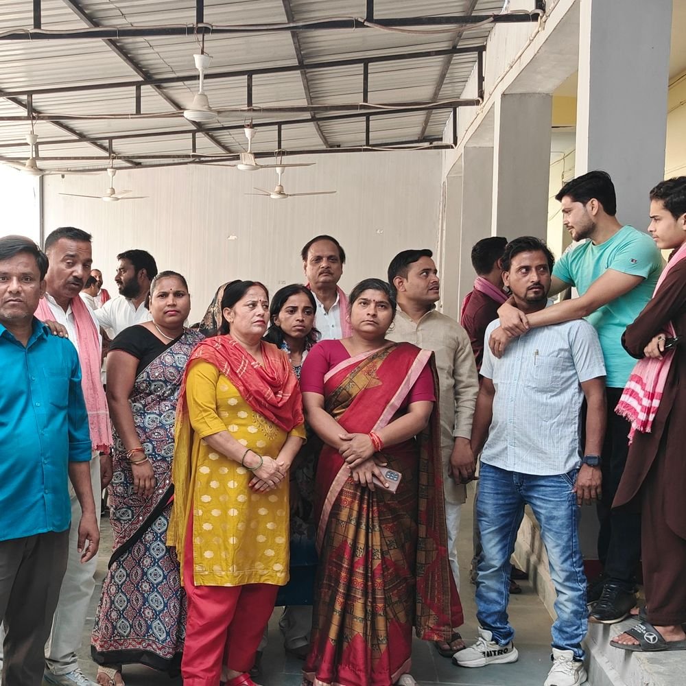 नेताओं पर FIR के विरोध में एसपी से मिले सपाई:हिंदुस्तान आजाद मंच के अध्यक्ष पर SC/ST एक्ट लगाने की मांग, भाजपा पर मोहरा बनाने का आरोप