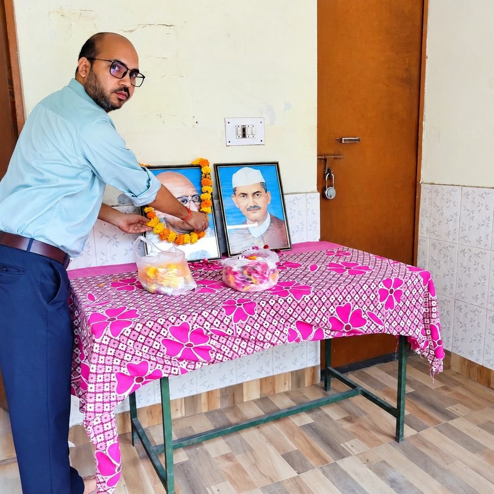 जानकीपुरम में गांधी-शास्त्री जयंती मनाई:महापुरुषों के योगदान को किया गया याद