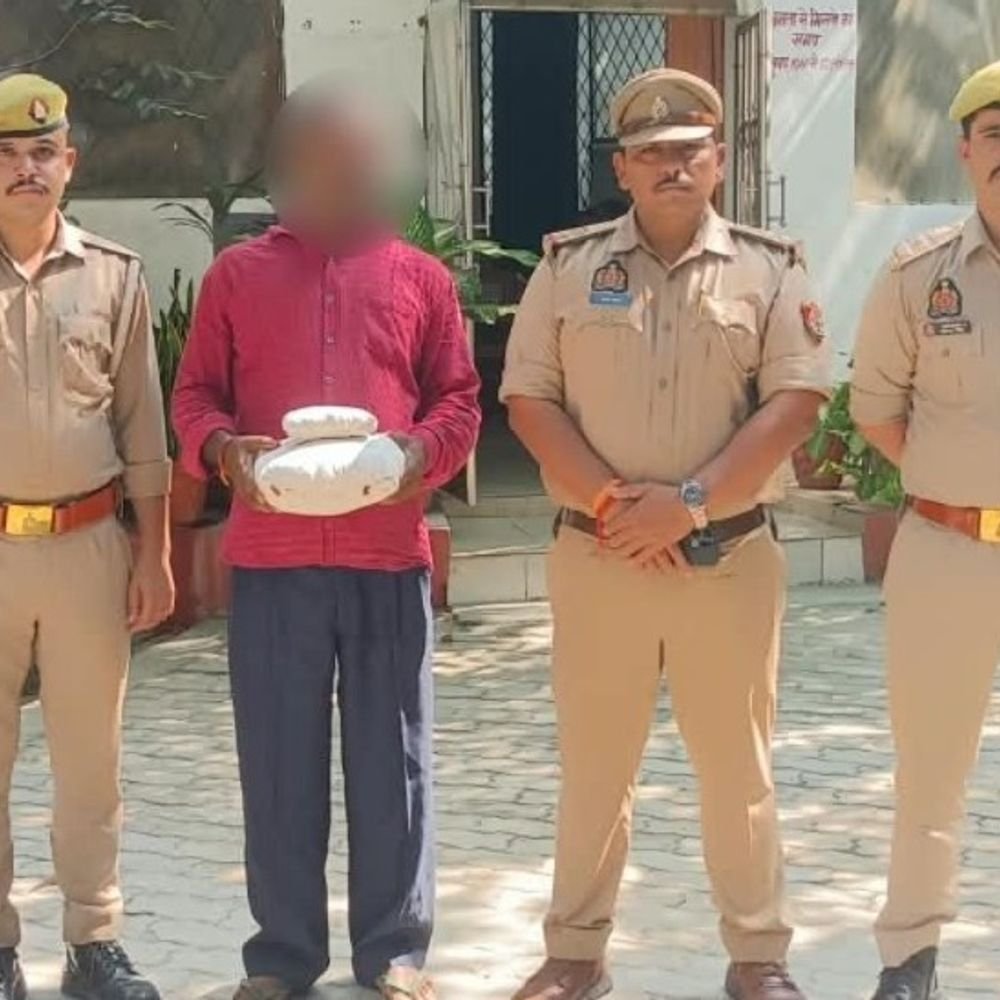 रायबरेली में 1200 ग्राम अवैध गांजा जब्त:ऊंचाहार पुलिस ने एक आरोपी को गिरफ्तार कर एनडीपीएस एक्ट में केस दर्ज किया