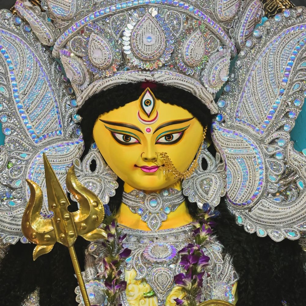 नौ दिनों तक क्यों मनाते हैं नवरात्रि:देवी दुर्गा और महिषासुर से जुड़ी है कथा, जानिए कैसे प्रकट हुईं देवी दुर्गा