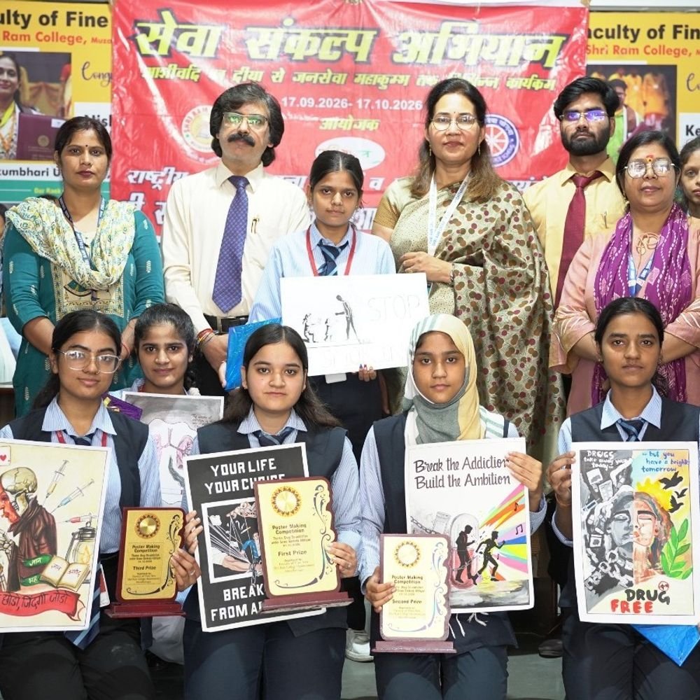 मुजफ्फरनगर के स्कूल में प्रतियोगिता:पोस्टर मेकिंग में तनीषा प्रथम, रंगोली में आलिया, अवनी, सिमरन और शगुन का ग्रुप अव्वल