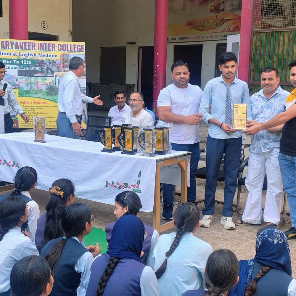 कबड्डी चैंपियनशिप में खिलाड़ियों का सम्मान:शाहपुर में अर्पित समेत चार खिलाड़ियों को ट्रॉफी और नकद पुरस्कार