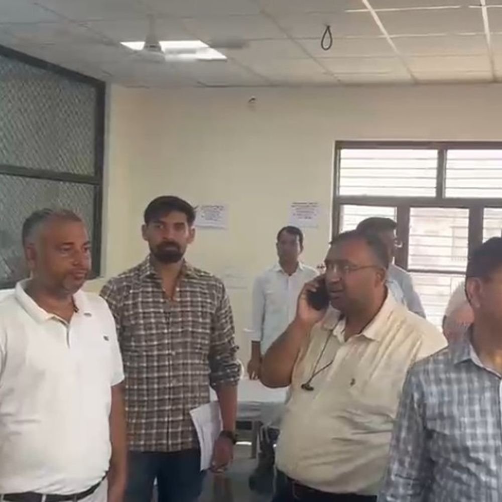 MLC चुनाव के लिए शामली में मतदान:5 केंद्रों में 22 बूथों पर होगा, भाजपा-सपा की प्रतिष्ठा दांव पर