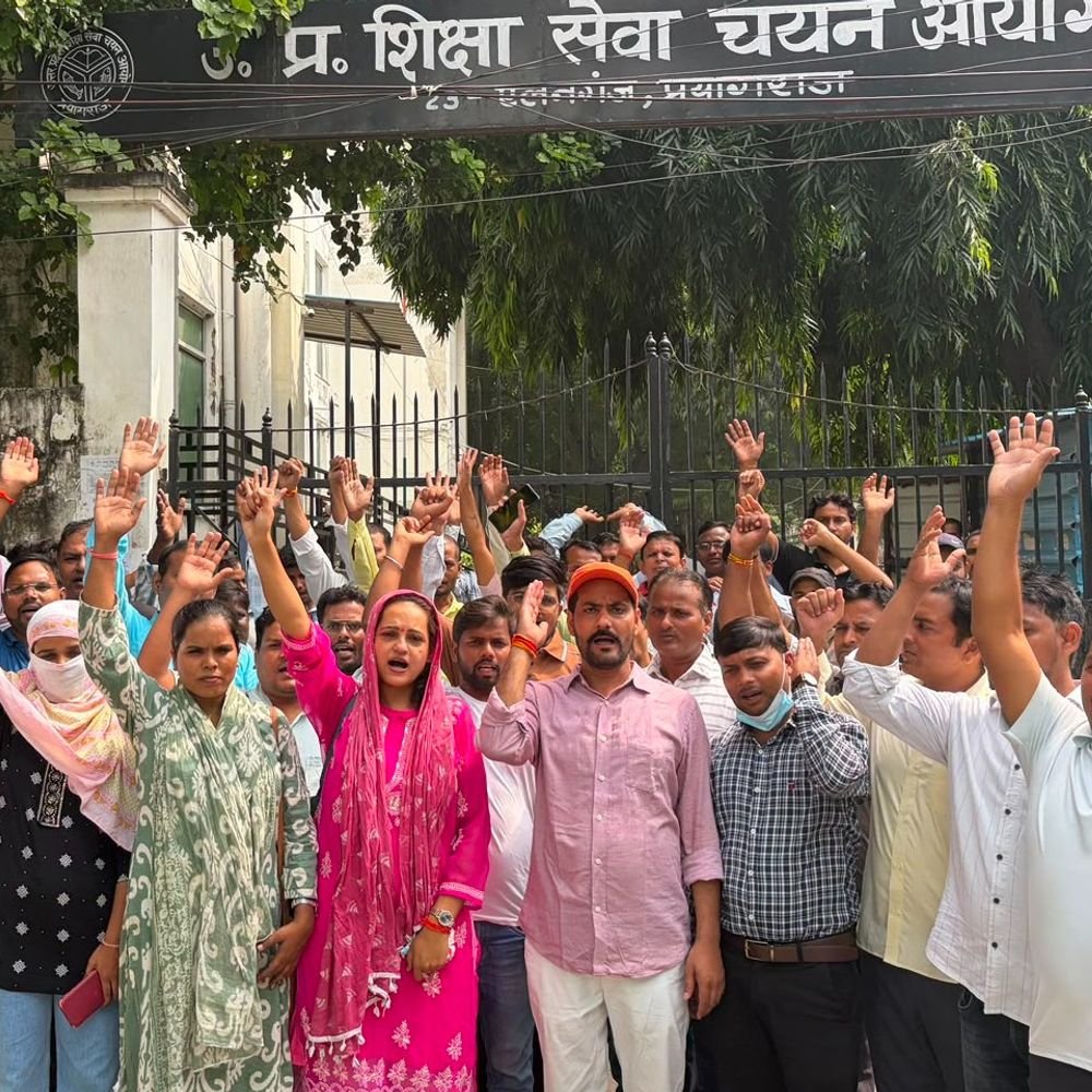 टीजीटी-पीजीटी अभ्यर्थी पहुंचे शिक्षा सेवा चयन आयोग:पुरानी नियमावली पर एक अवसर की मांग, देरी से नाराज अभ्यर्थियों ने दी आंदोलन की चेतावनी