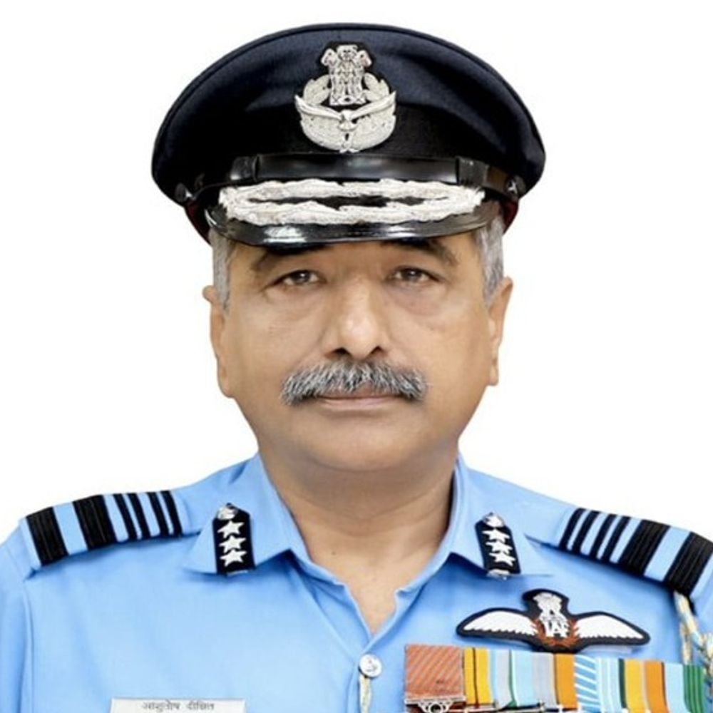 लखनऊ में पढ़े आशुतोष दीक्षित अब संभालेंगे वायुसेना की कमान:डीएवी कॉलेज से जुड़ा परिवार, 31 अक्टूबर को बनेंगे देश के नए वायुसेना प्रमुख