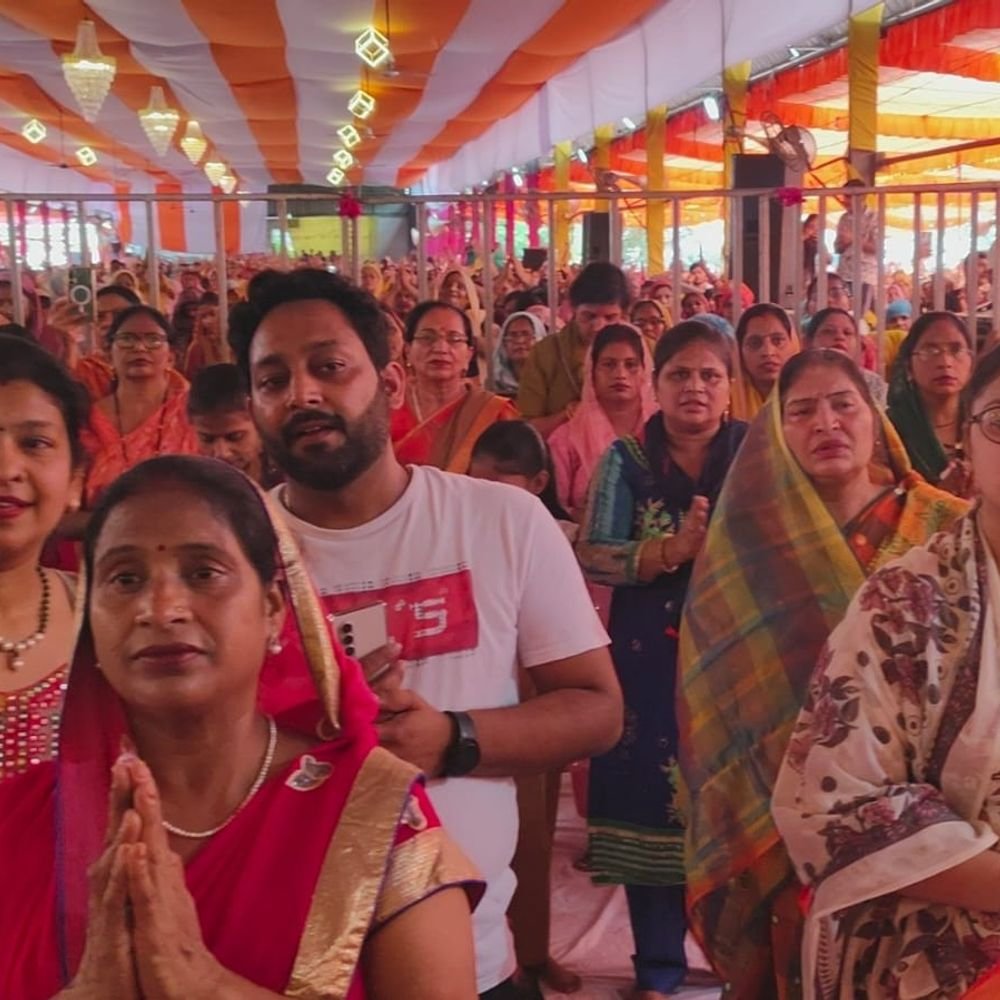मुजफ्फरनगर में शिव महापुराण कथा में उमड़ा आस्था का सैलाब:भजनों पर खूब झूमीं महिलाएं, नवीन मंडी शिव मंदिर में छठे दिन पंडित राघव मिश्रा ने सुनाए शिव प्रसंग