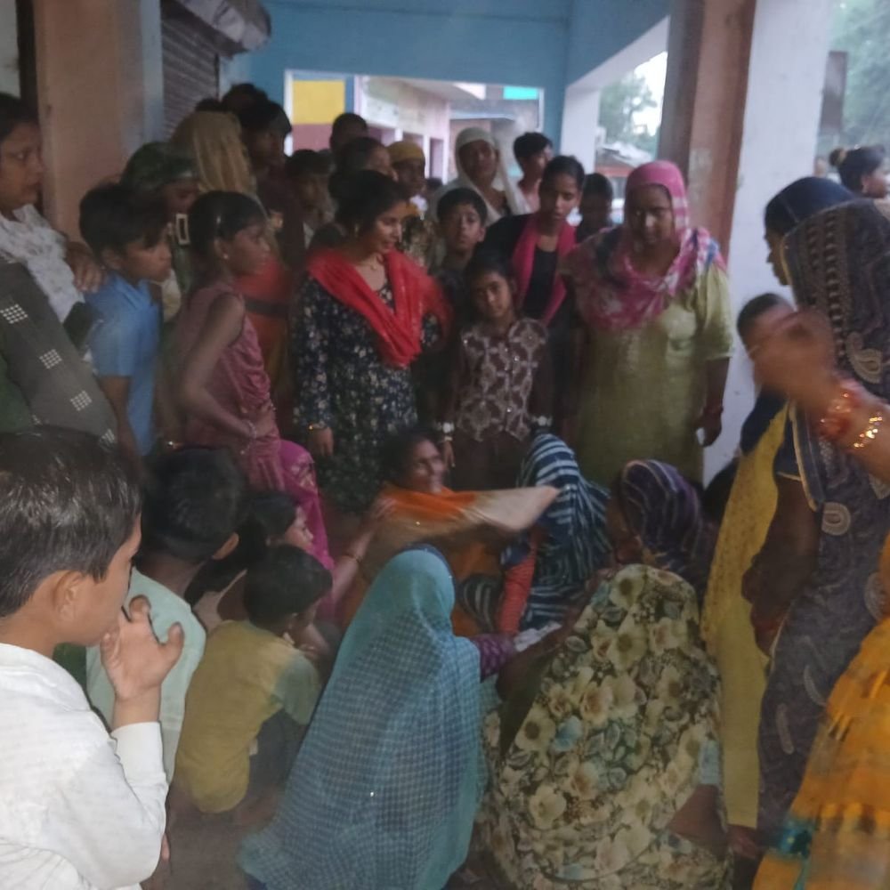 सिकंदरा में इलाज के दौरान सात वर्षीय बच्ची की मौत:परिजनों ने डॉक्टर पर लापरवाही का आरोप लगाकर हंगामा किया, पुलिस ने जांच का आश्वासन दिया