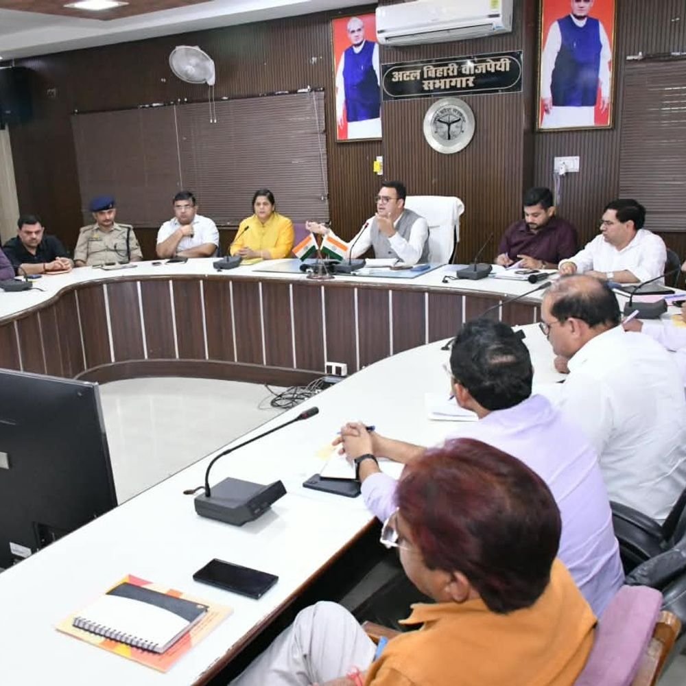 बदायूं PET परीक्षा में बिना फेस-आइरिस स्कैन एंट्री नहीं:24 केंद्रों पर 58896 अभ्यर्थी देंगे एग्जाम, लापरवाही पर होगी सख्त कार्रवाई