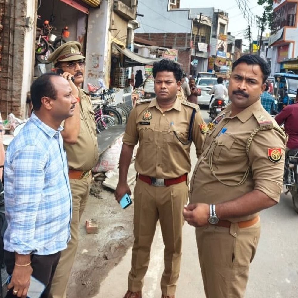 अयोध्या पुलिस ने नवरात्र-दशहरा की सुरक्षा जांची:विसर्जन घाटों का निरीक्षण, कामाख्या धाम समेत 4 घाटों पर व्यवस्थाएं देखीं; बीकापुर-रौनाही में पीस कमेटी बैठक