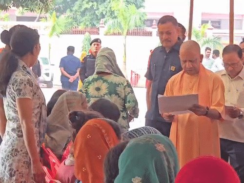 सीएम योगी आज करेंगे कलश स्थापना:दो दिवसीय दौरे पर गोरखपुर आएंगे; कल 17 जिलों के शिक्षकों से करेंगे संवाद