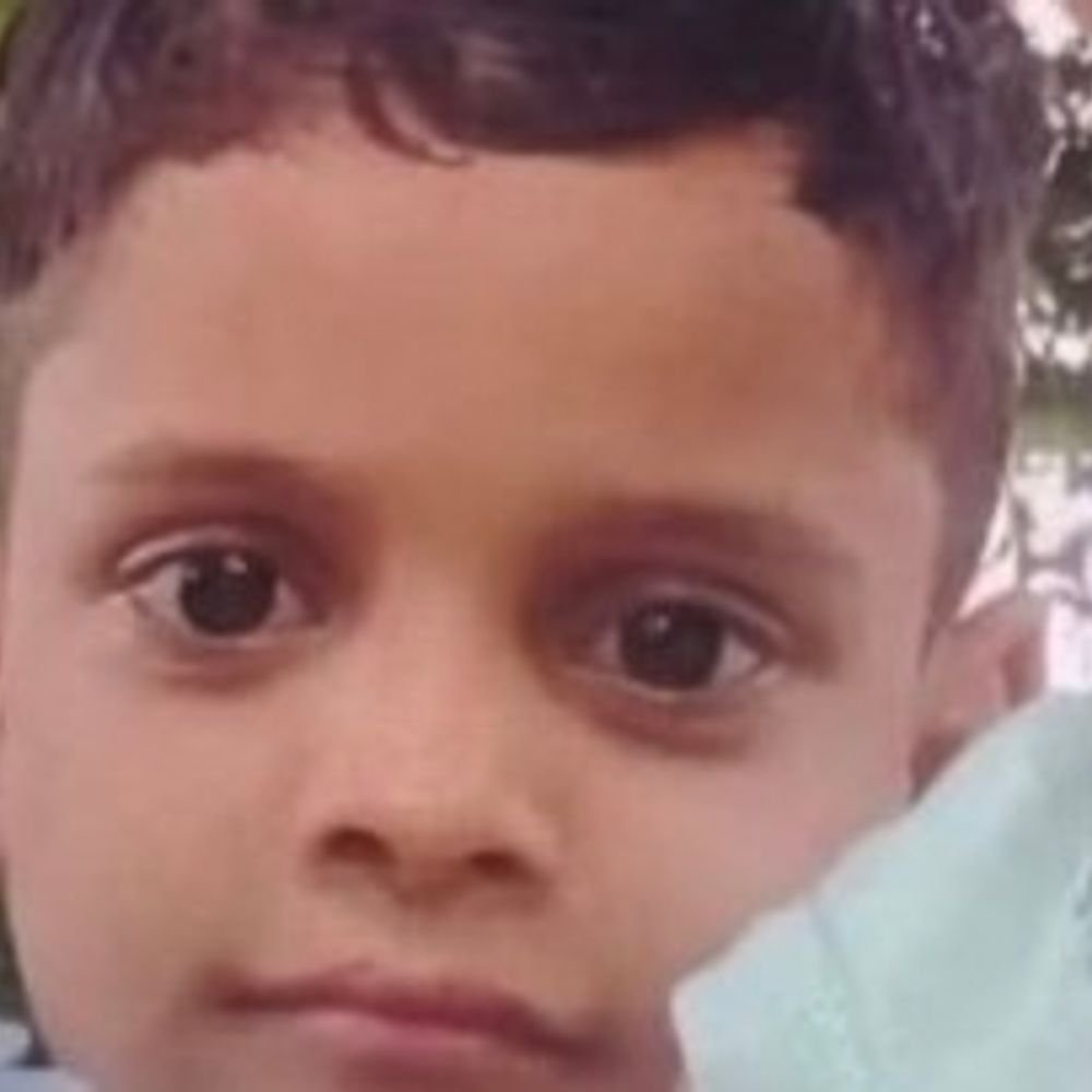 लखीमपुर में लापता बच्चे का झाड़ियों में मिला शव:परिजनों ने तेंदुए के हमले की आशंका जताई, जांच में जुटा वन विभाग