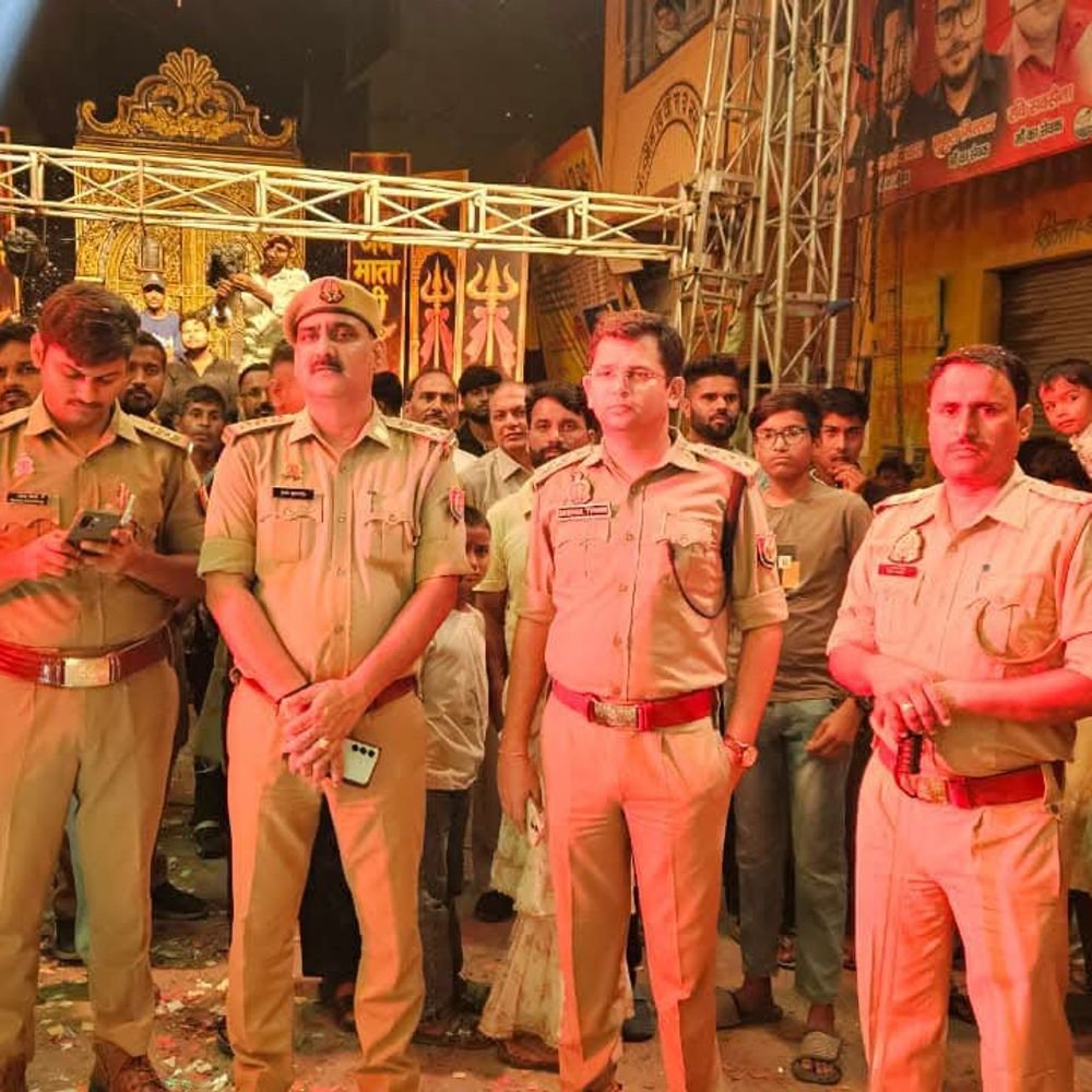 शिकारपुर में सीओ ने किया निरीक्षण:जुलूस के दौरान पुलिस की तैनाती, यातायात और कानून-व्यवस्था का जायजा लिया