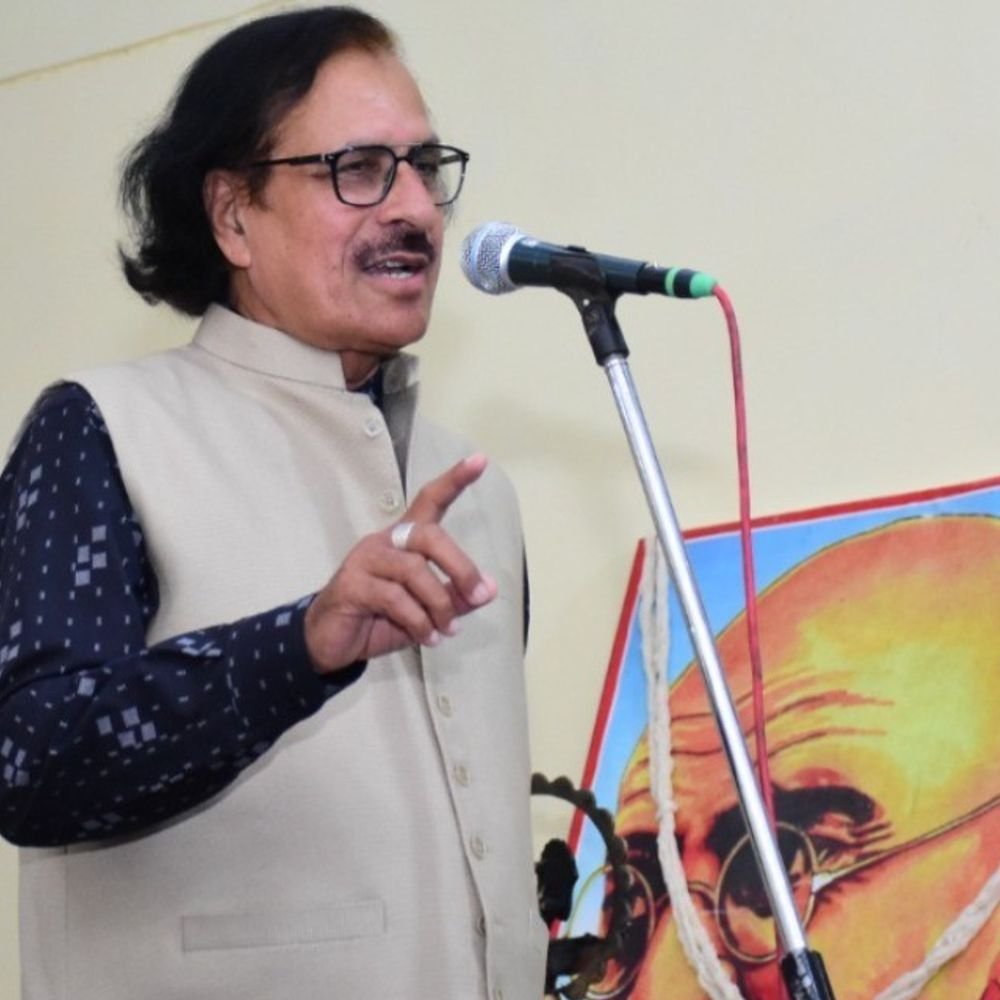 गांधी भवन में मुशायरा व कवि सम्मेलन:गीत, गजल और कौमी एकता के पैगाम ने मोहा श्रोताओं का मन
