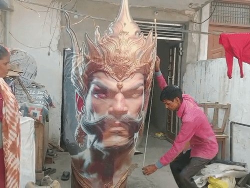 अयोध्या में फीट का रावण पुतला तैयार:35 साल से रावण बना रहे लखन पेंटर, 20 दिन में तैयार हुआ रावण
