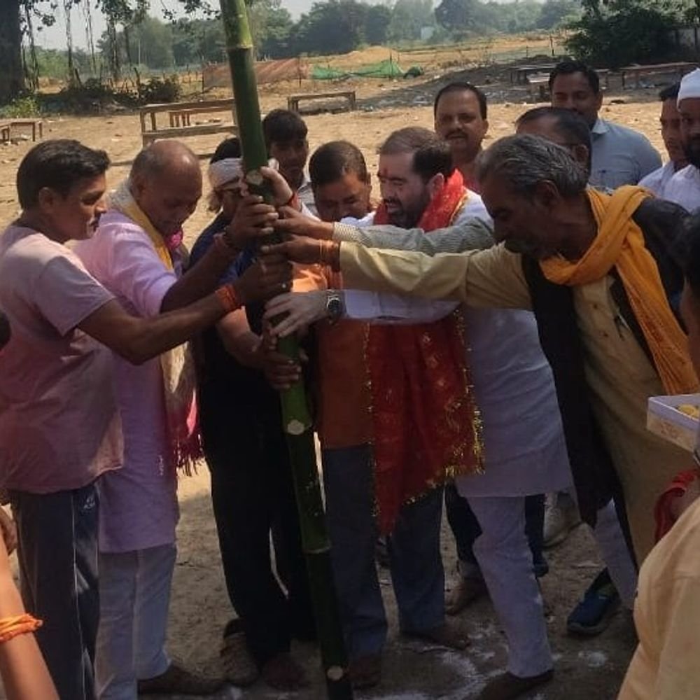 लालपुर गुमान में दुर्गा पूजा महोत्सव:पांच दिवसीय आयोजन में हजारों श्रद्धालुओं ने किए मां के दर्शन