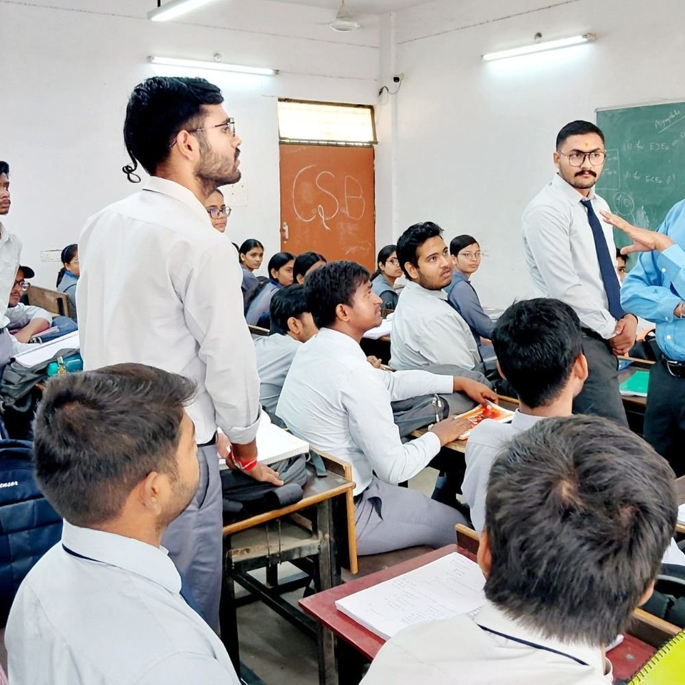 प्रयागराज कमिश्नर ने आईईआरटी का किया औचक निरीक्षण:संस्थान में खामियां पर मिलने पर निदेशक को कारण बताओ नोटिस