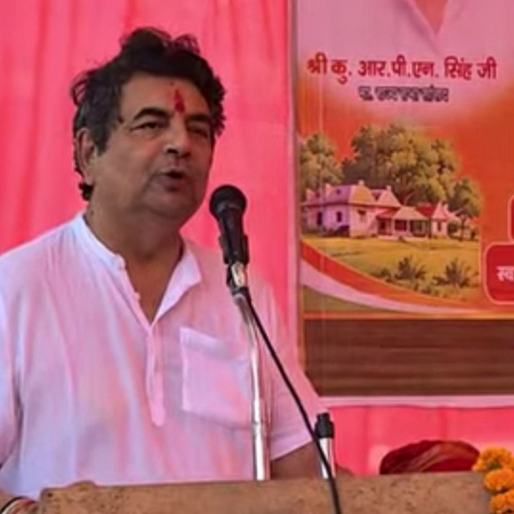 पडरौना में सेवा संकल्प अभियान:अंतिम व्यक्ति तक सरकारी योजनाओं का लाभ पहुंचाने पर जोर
