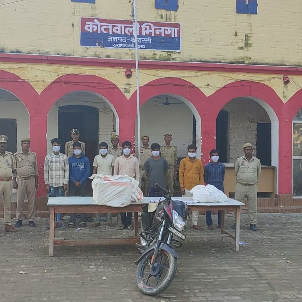श्रावस्ती में चोरी के दो मामलों का खुलासा:स्कूल-दुकान से चोरी हुआ सामान बरामद, निर्माणाधीन मकान से पकड़े गए दोनों चोरियों में शामिल 7 आरोपी