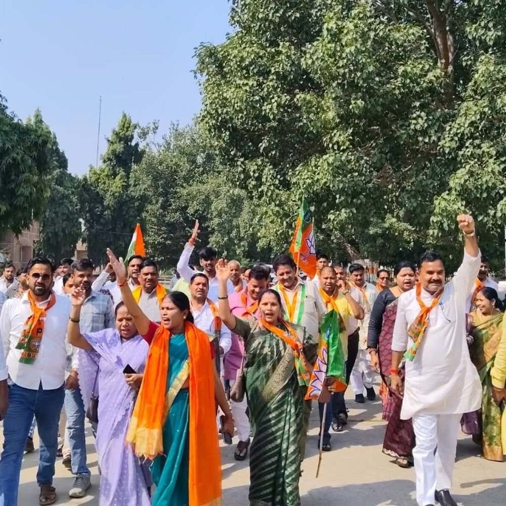 कन्नौज में भाजपा ने खड़गे की टिप्पणी पर प्रदर्शन किया:पीएम मोदी के पिता पर अमर्यादित बयान देने का आरोप, राष्ट्रपति से शिकायत की