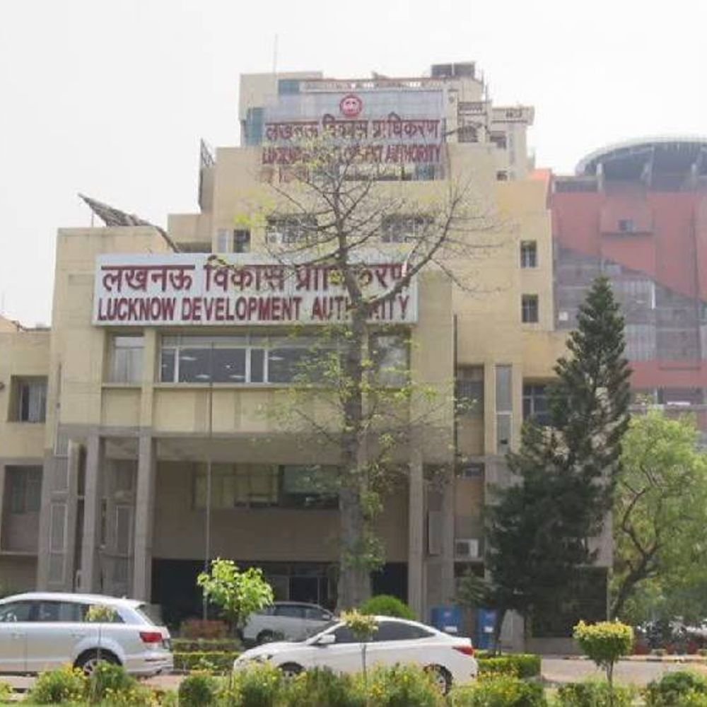 गोमतीनगर विस्तार में बिल्डरों पर 55.26 करोड़ बकाया:एलडीए ने वसूली के लिए चलाया अभियान, आरसी और एफआईआर की तैयारी