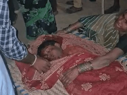ट्रैक्टर-ट्रॉली की चपेट में आने से बच्चे की मौत:प्रयागराज में बैक करते समय पहिए के नीचे आया, पापा से पैसे लेकर जा रहा था दुकान