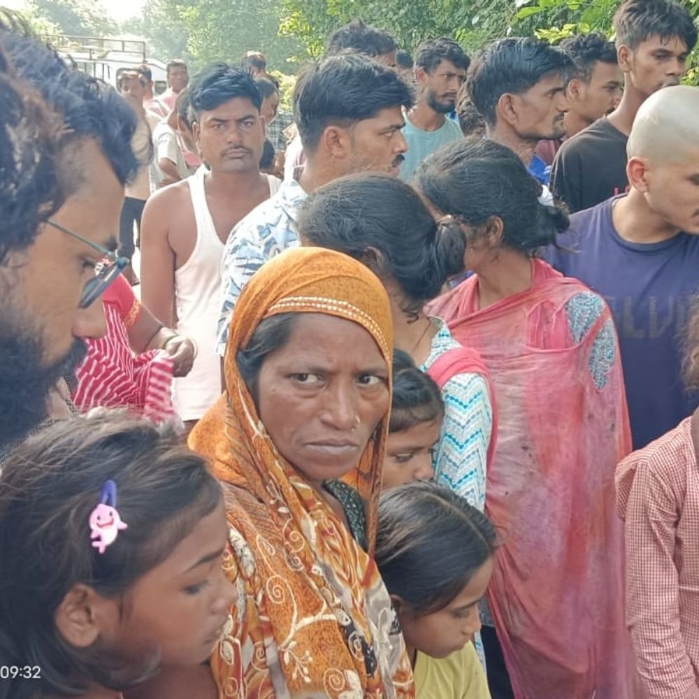 लापता युवक का पानी भरे गड्ढे में मिला शव:सीतापुर में पुलिस को नहीं मिले शरीर पर चोट के निशान, शनिवार शाम 4 बजे से लापता था