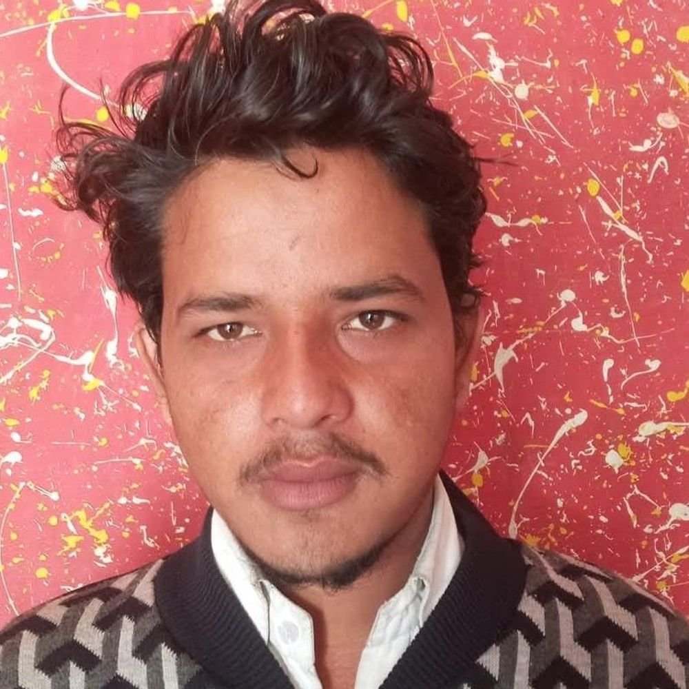 संभल में ट्रक ने बाइक सवार युवक को रौंदा, मौत:गुस्साए परिजनों ने एक घंटे तक जाम लगाया, 5 किमी तक लगीं वाहनों की कतारें