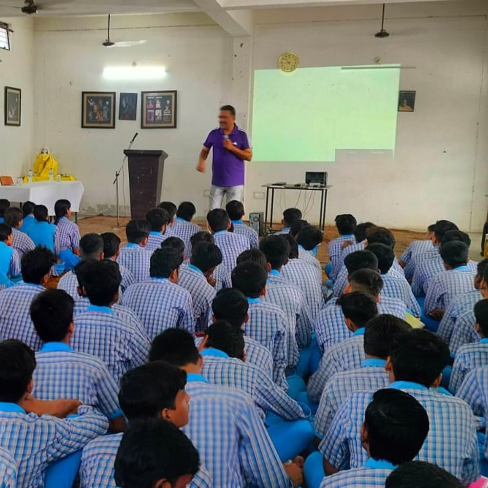 अयोध्या में इम्पल्स कंट्रोल कार्यशाला पर चर्चा:डॉ. आलोक बोले- गेमिंग और रील की लत आवेग नियंत्रण विकार के लक्षण