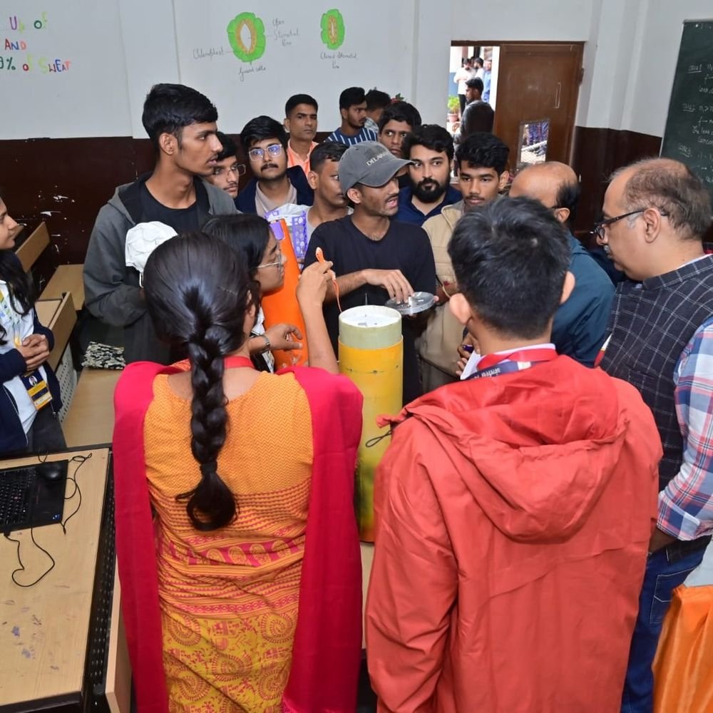 तेज बारिश से रॉकेट्री ट्रायल टला, कल होगा शुभारंभ:कुशीनगर के पिपराघाट में होना था कार्यक्रम, 76 टीमों के बच्चों ने किया रिव्यू