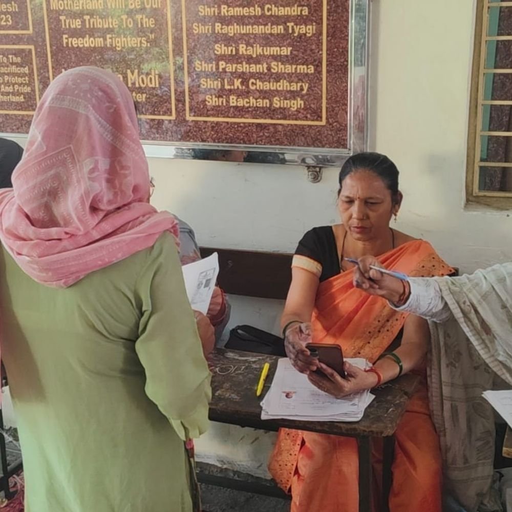 वोटर लिस्ट में नाम जुड़वाने का आज आखिरी मौका:निर्धारित बूथों पर सुबह 10 से शाम 4 बजे तक मौजूद है बीएलओ